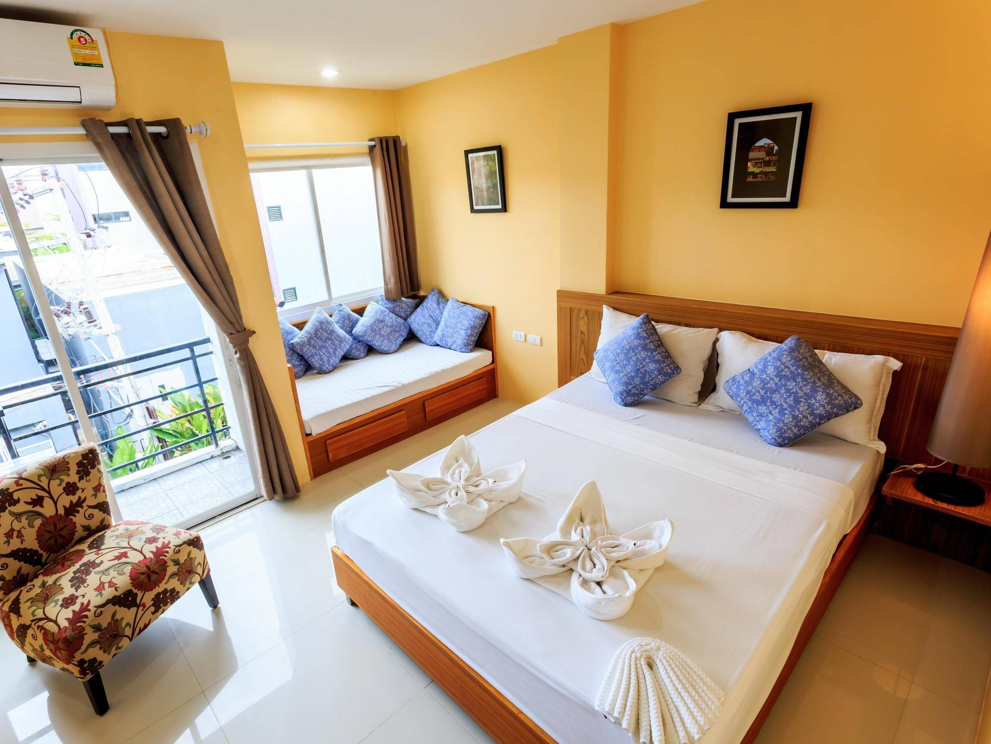 Patong Marina Hotel By Lofty Extérieur photo