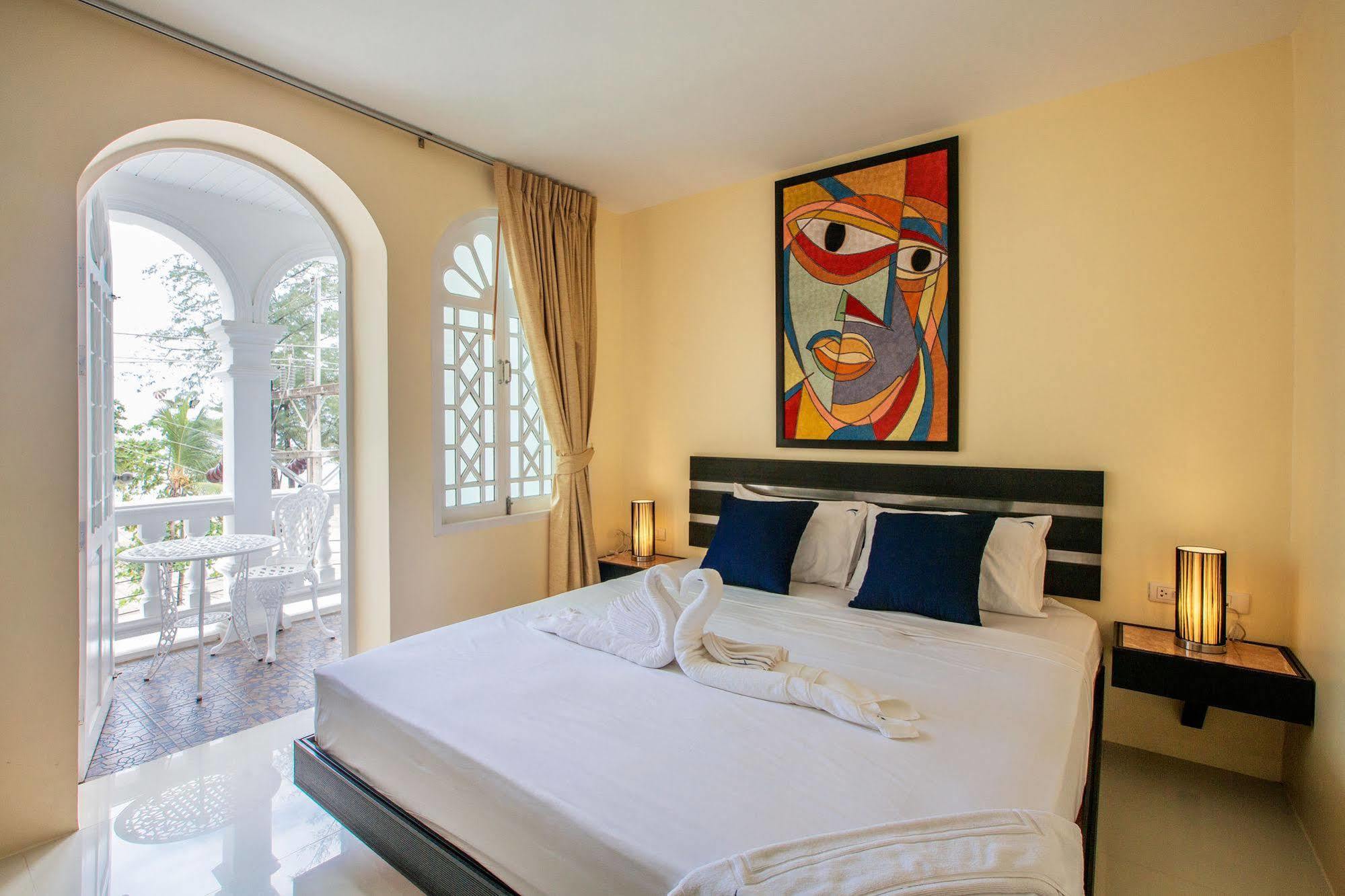 Patong Marina Hotel By Lofty Extérieur photo